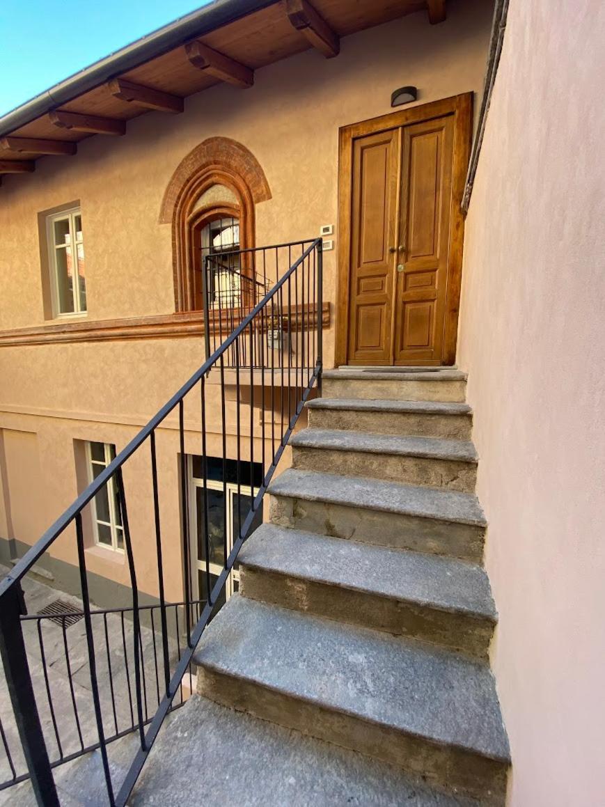 Maschera Di Ferro Appartamento In Centro Storico Pinerolo Exterior photo